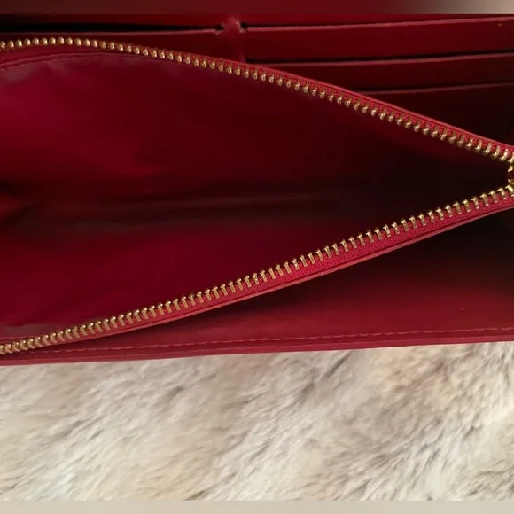 LOUIS VUITTON RED STRIPE VERNIS WALLET - Picture 9 of 10